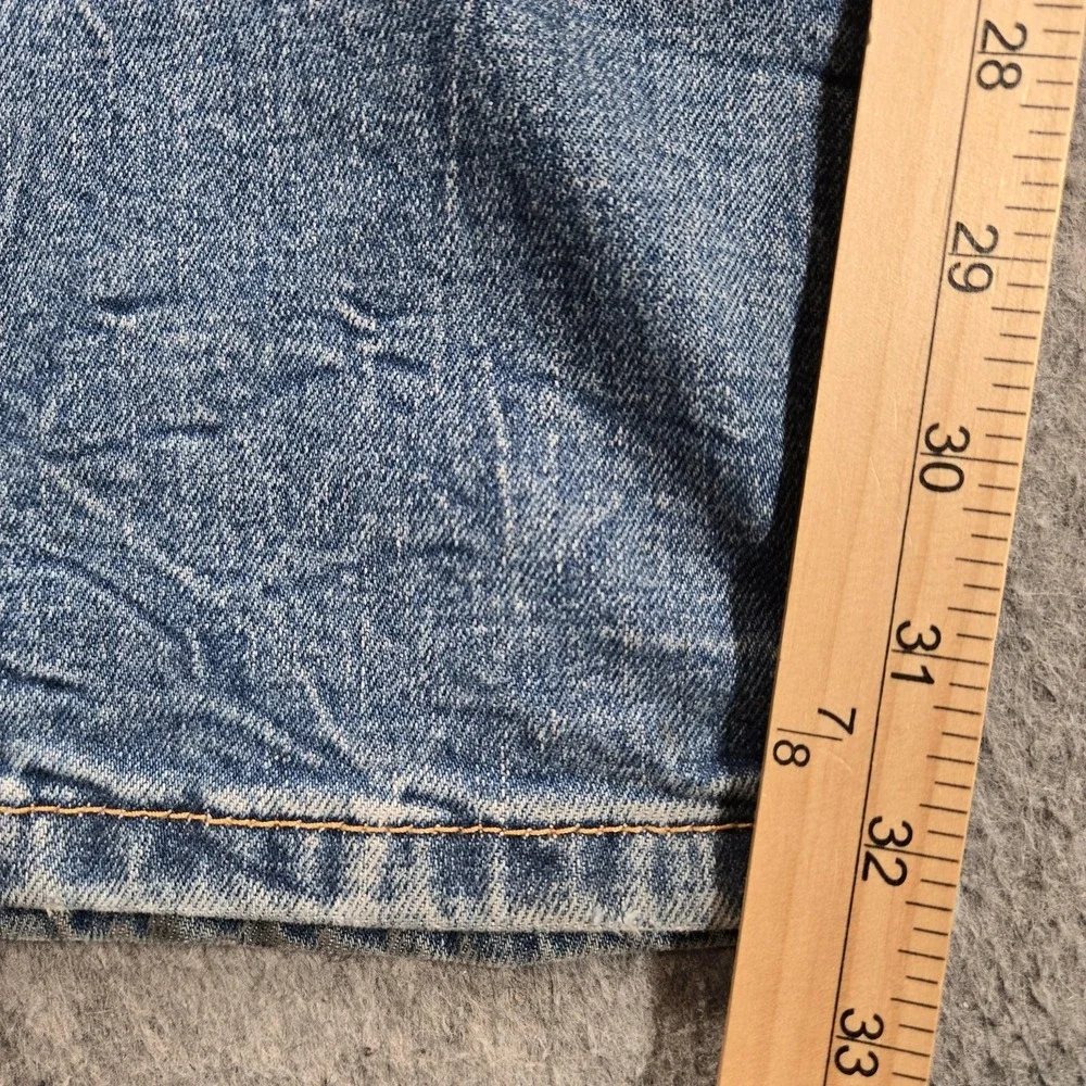 Levis Jeans Mens 34x32 (tag 34x34) Blue Wash Relaxed Straight Distressed Denim